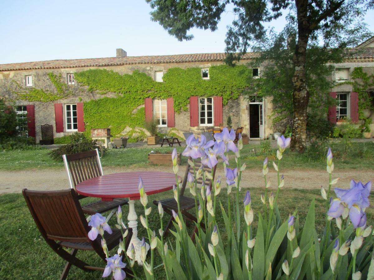 Logis De Bois Roche Villa Saint-Bonnet-sur-Gironde ภายนอก รูปภาพ